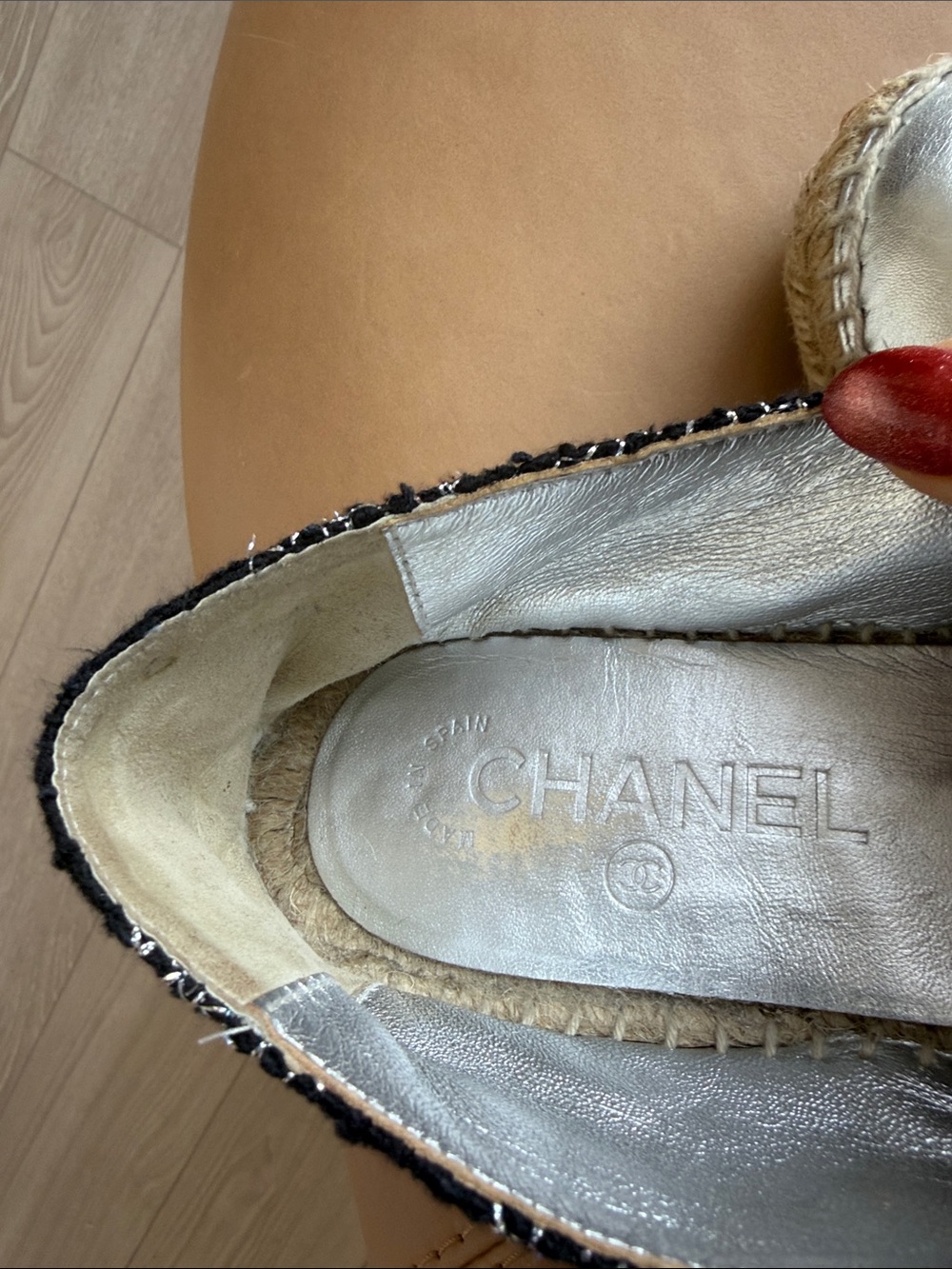 CHANEL Black Tweed Flats with Silver Cap Toe - Picture 11 of 14